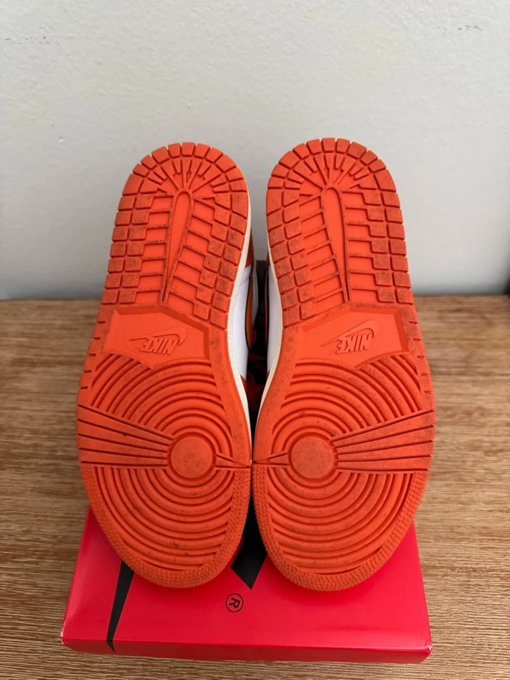 Jordan 1 Retro High Top Starfish - Picture 7 of 7